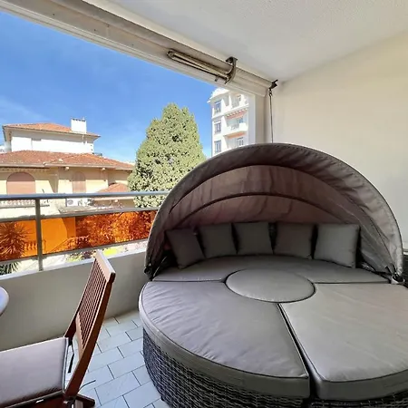 Beautiful Flat With Terrace Near Croisette *